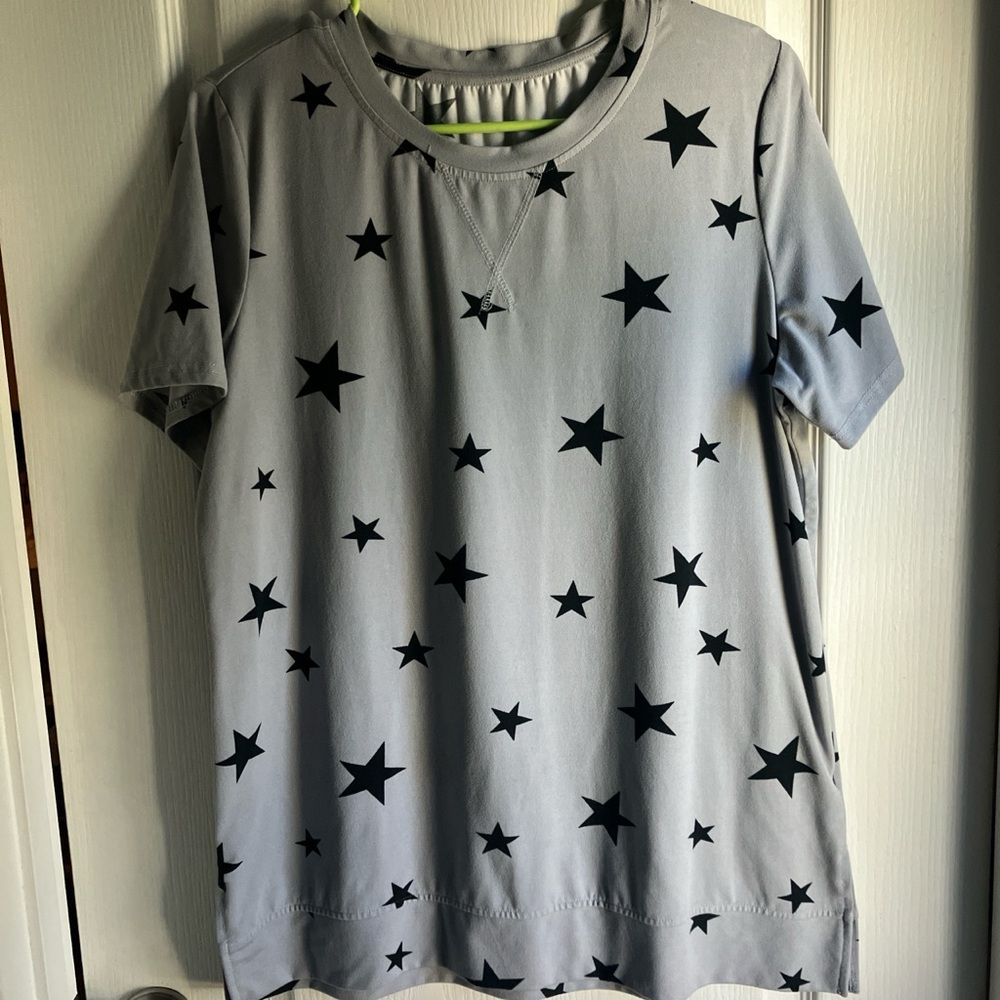 Grey and black star patterned t-shirt L, very stretchy!
